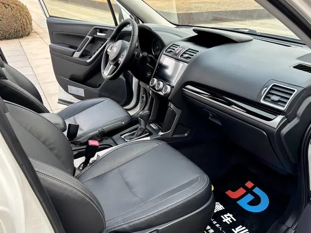 Subaru FORESTER Forester 2.0i Fashion Navigation Version