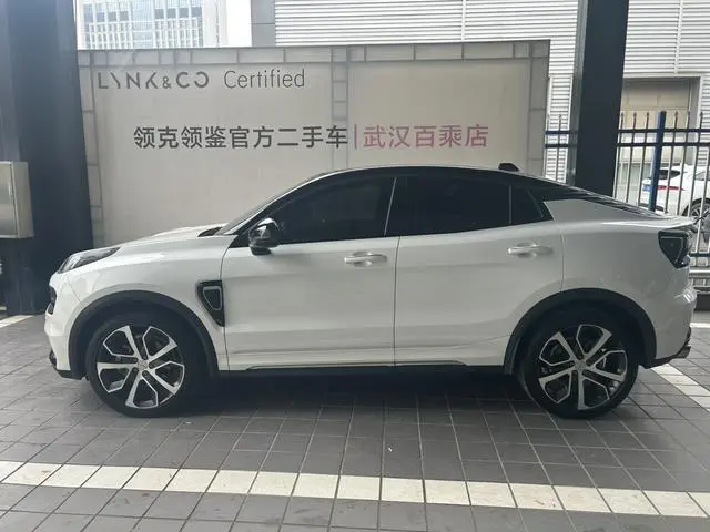 LYNK & CO Lynk 05 2.0TD four-wheel drive Halo