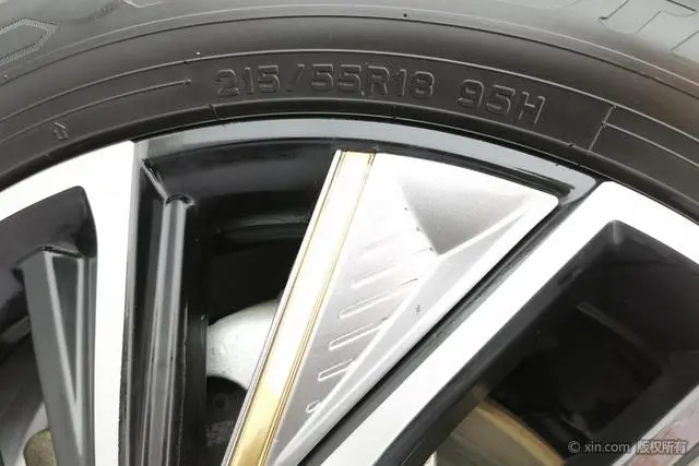 Dongfeng Fengxing Popular yachts 1.5T DCT Wave by Wave version