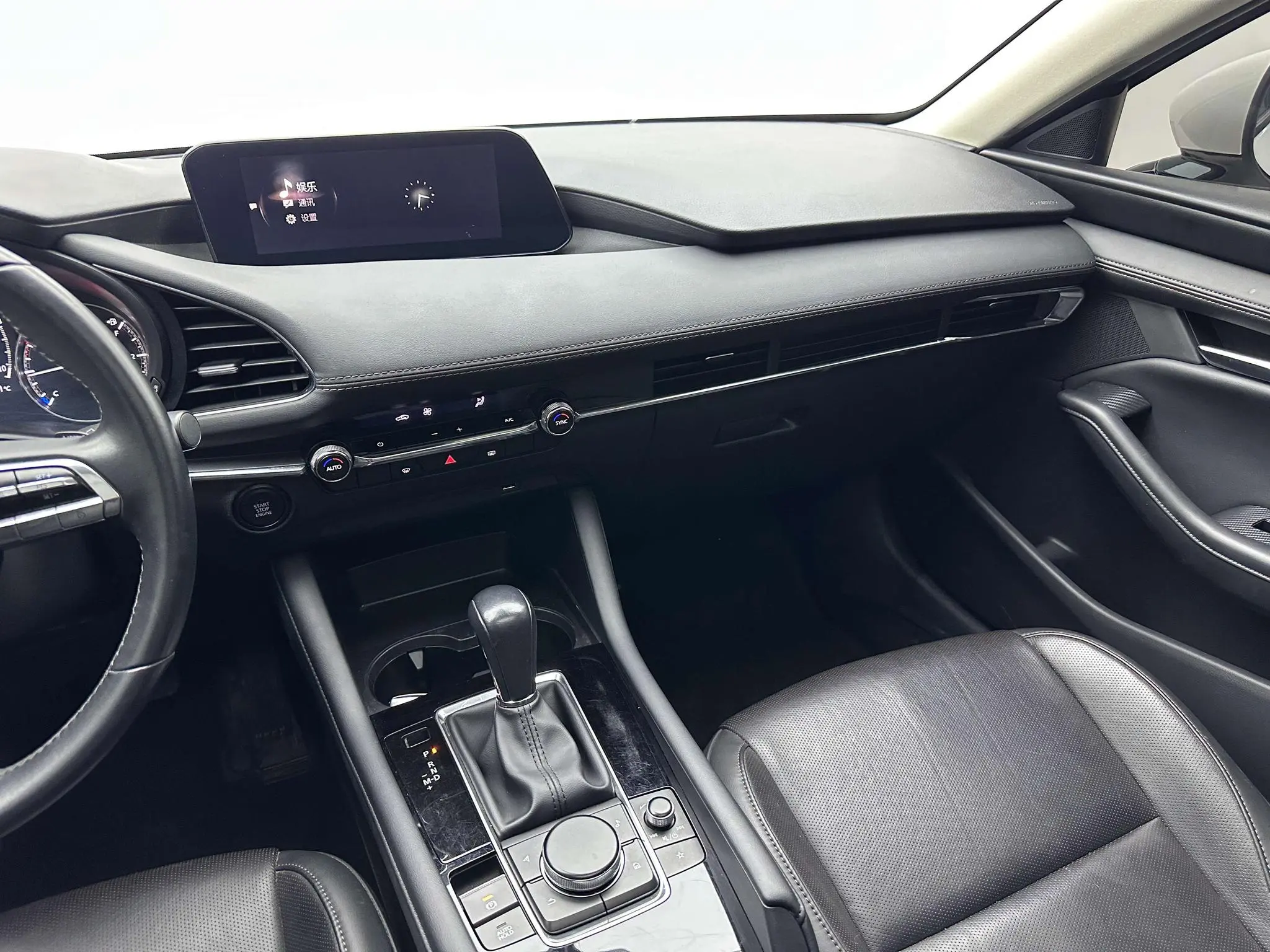 Mazda Mazda 3 Angkesaila 2.0L automatic quality dazzling version