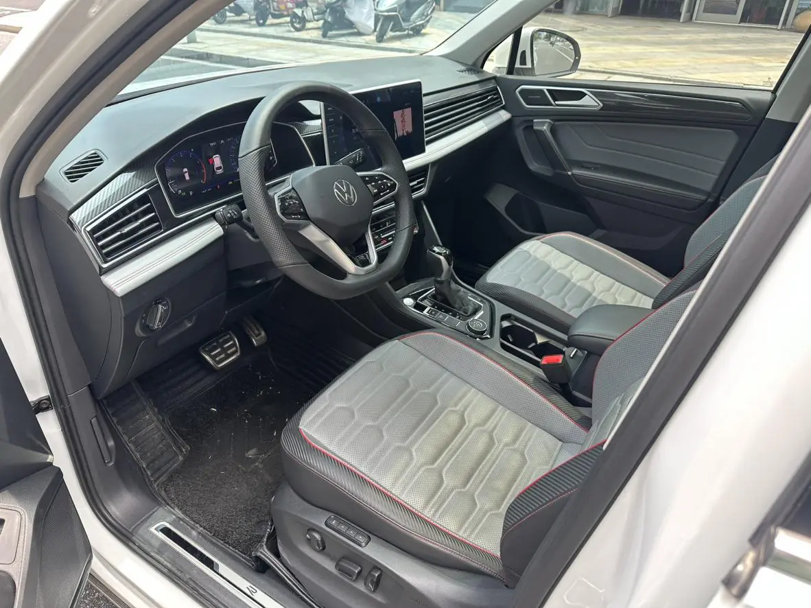 Volkswagen Tiguan L Facelifted 380TSI four-wheel drive R-Line ultimate 7-seater