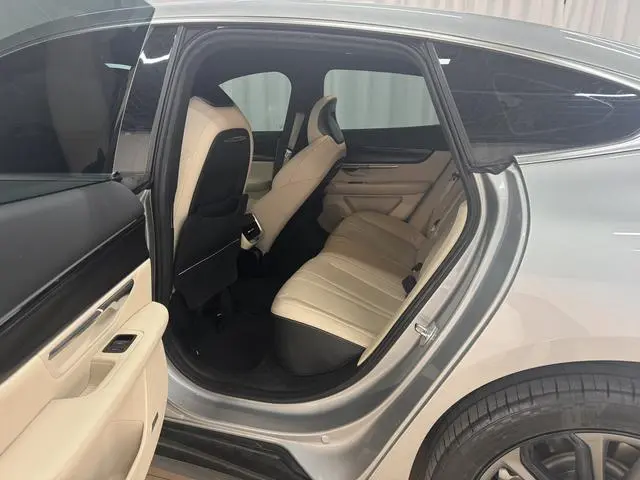 Xpeng Xiaopeng P7 625E