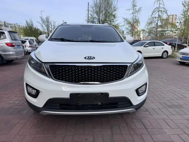Kia Smart running 2.0L automatic two-wheel drive version GL
