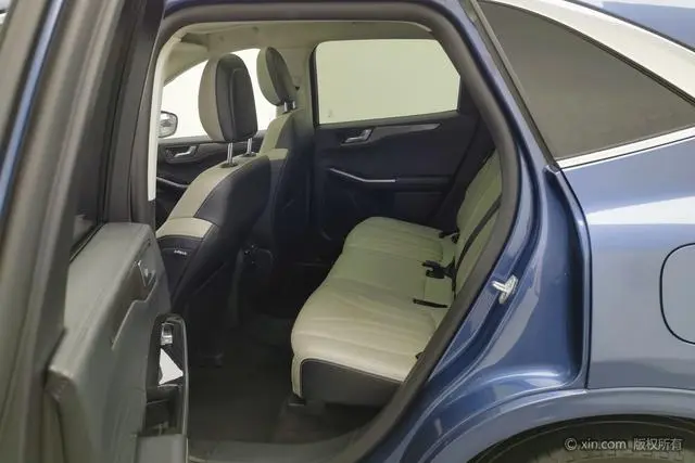 Ford Ruiji EcoBoost 245 four-wheel drive Jiaxiang model