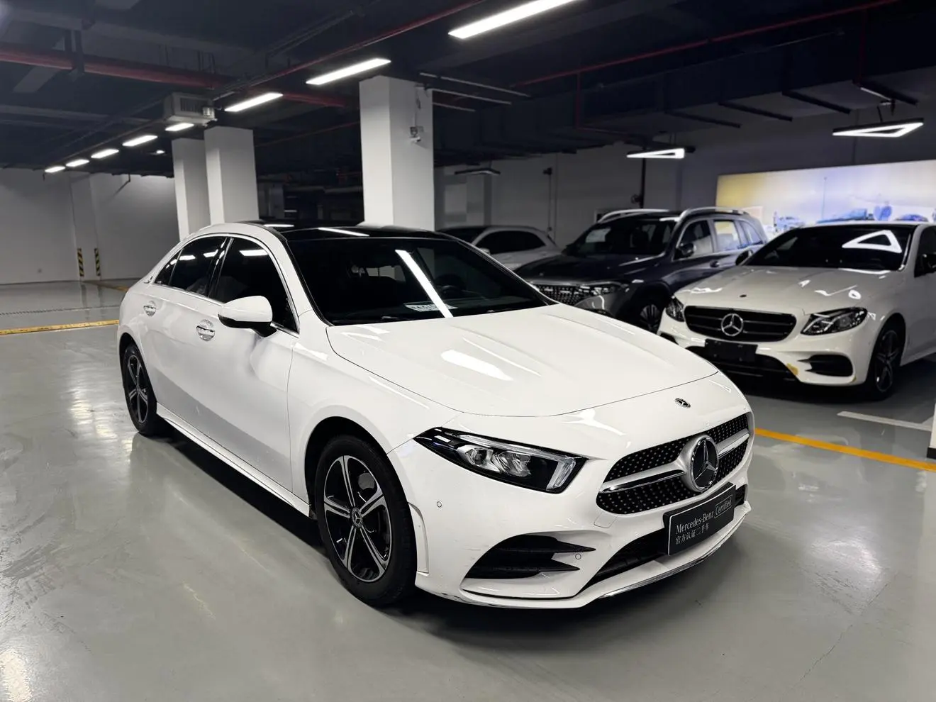 Mercedes-Benz Mercedes-Benz A-class Second facelift A 200 L sports sedan fashion version