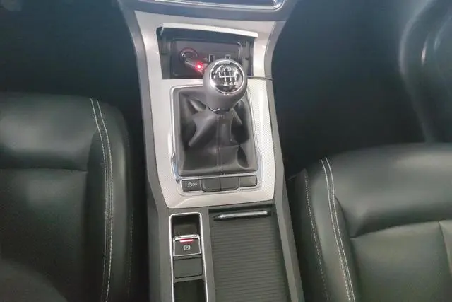 Roewe Roewe RX5 20T two-wheel drive manual Internet Zhihui Edition