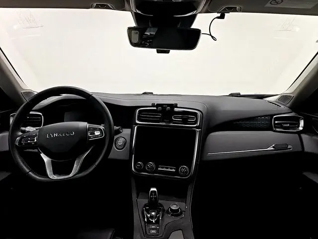 LYNK & CO Lynk &Co. 01 EM-P 1.5T Jin Pro Country VI