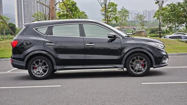 Dongfeng Fengguang Scenery 580 1.5T CVT intelligent type