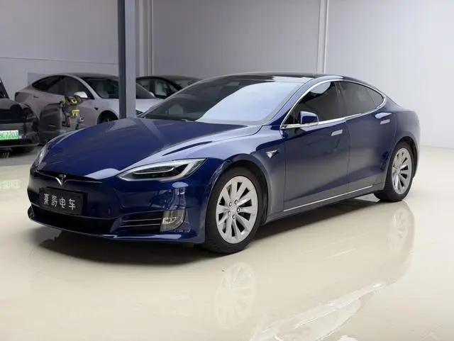 Tesla Model S 75D Standard battery life version