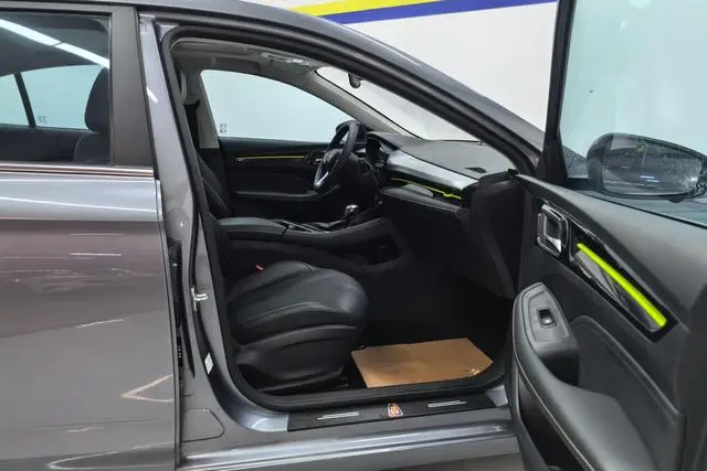 Roewe Roewe i5 Facelift 1.5L CVT Diamond edition