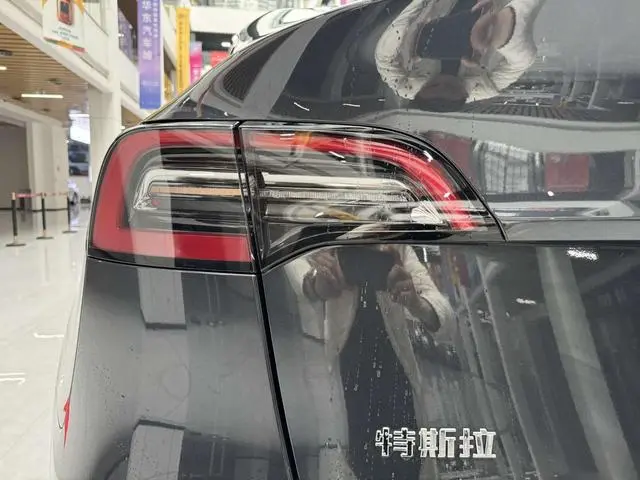 Tesla Model Y Rear-wheel drive version