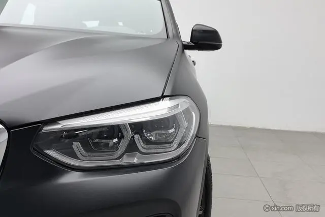 BMW BMW X4 xDrive25i M sports suit