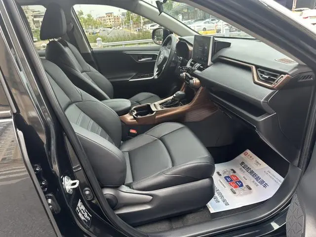 TOYOTA Wilanda 2.0L two-wheel drive luxury PLUS edition