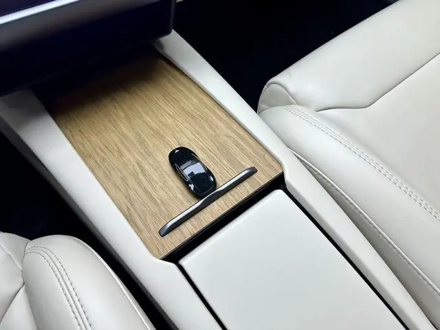 Tesla Model S Long battery life version