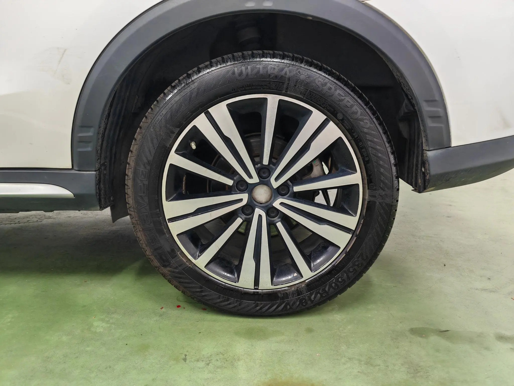 Roewe Roewe eRX5 50T Hybrid Interconnection Premium Ultimate Edition