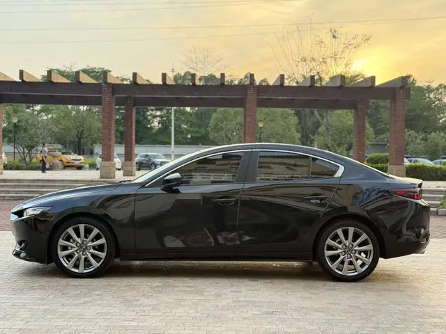 Mazda Mazda 3 Angkesaila 2.0L automatic Quality Rui version