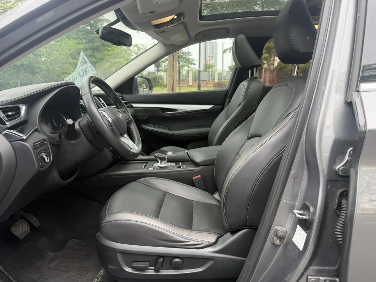Infiniti Infiniti QX50 2.0T two-wheel drive fashion version