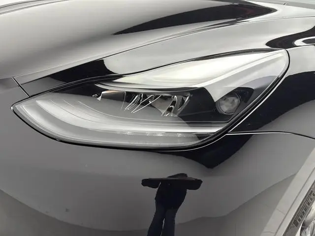 Tesla Model Y Performance high-performance all-wheel drive version