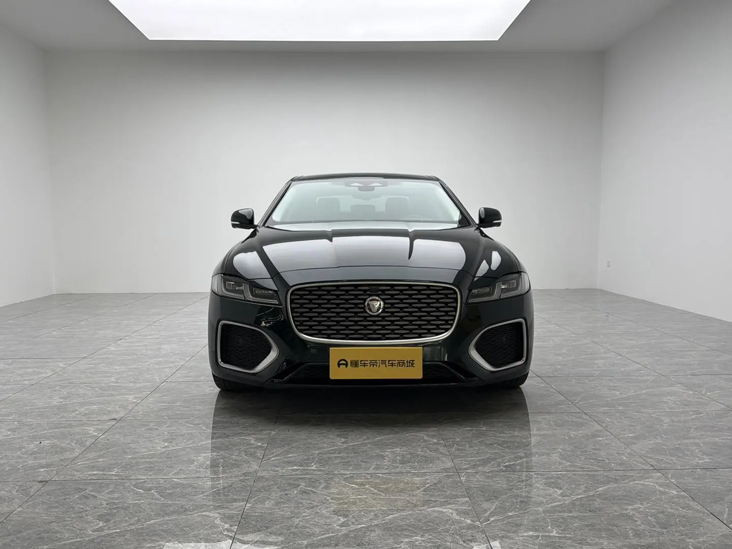 Jaguar Jaguar XFL 2.0T P250 two-wheel drive Exclusive Deluxe Edition