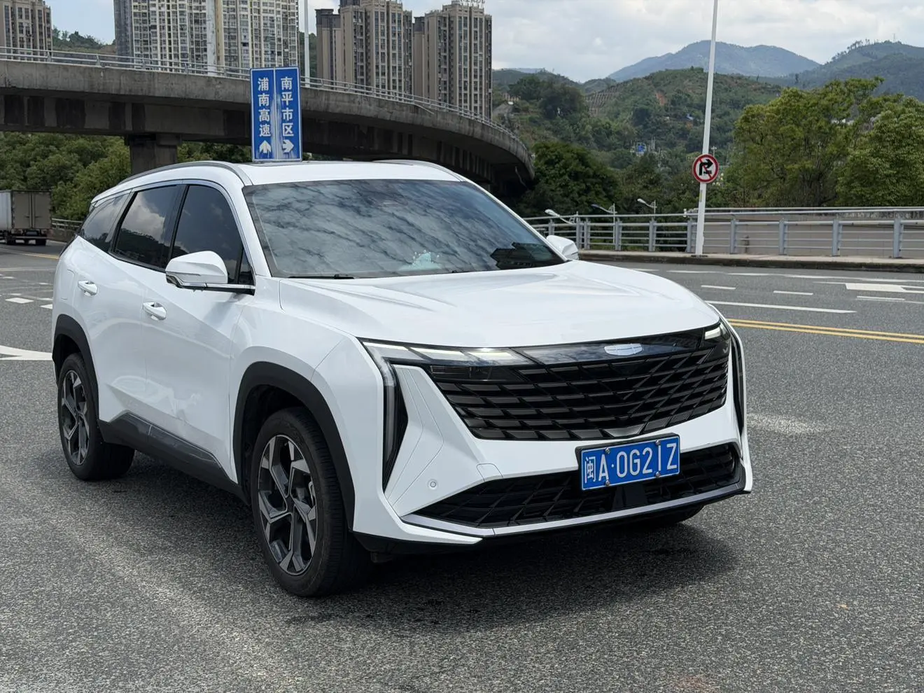 Geely Boyue L 1.5TD DCT Premium Edition
