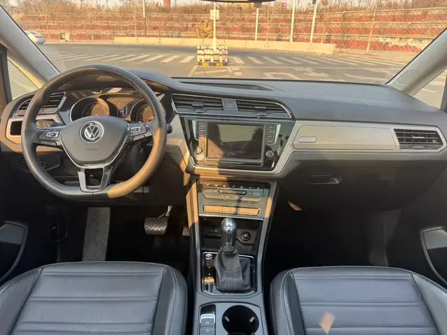 Volkswagen Touran L 280TSI DSG Extension Edition 7 seats