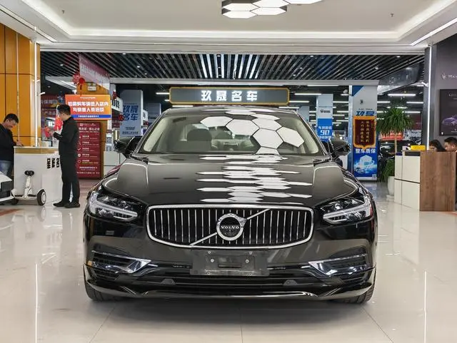 Volvo Volvo S90 PHEV T8 E-drive hybrid Honor Edition 3-seater Country VI