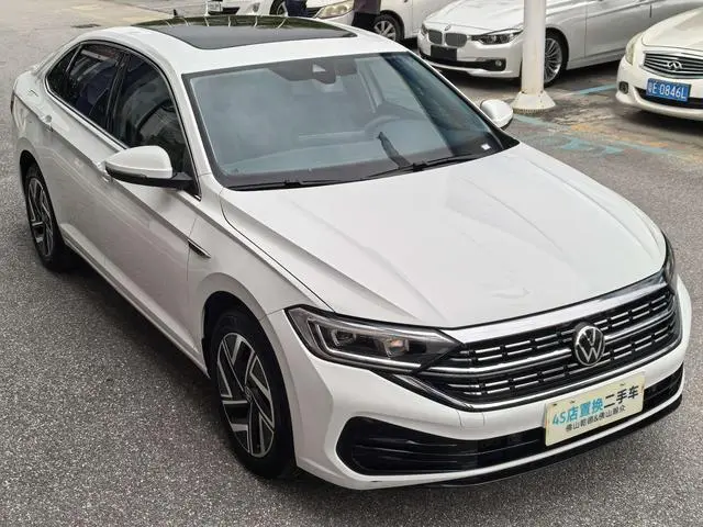 Volkswagen Sagitar 300TSI DSG Beyond Edition