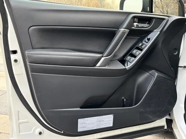 Subaru FORESTER Forester 2.0i Fashion Navigation Version
