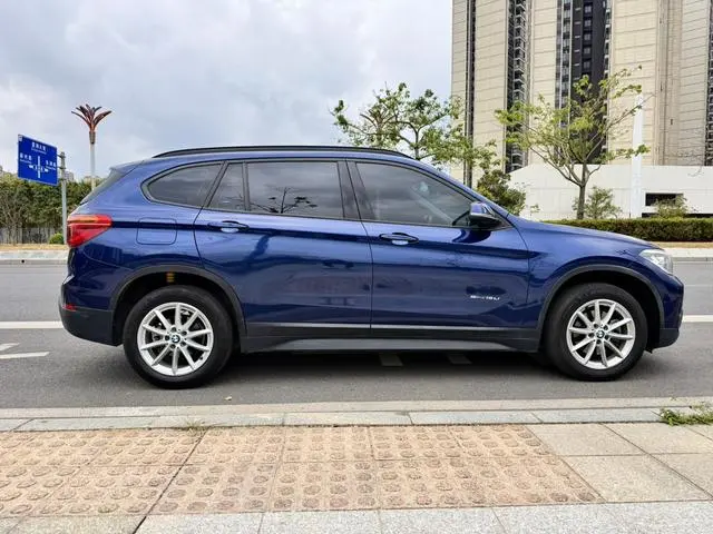 BMW BMW X1 sDrive18Li fashion type