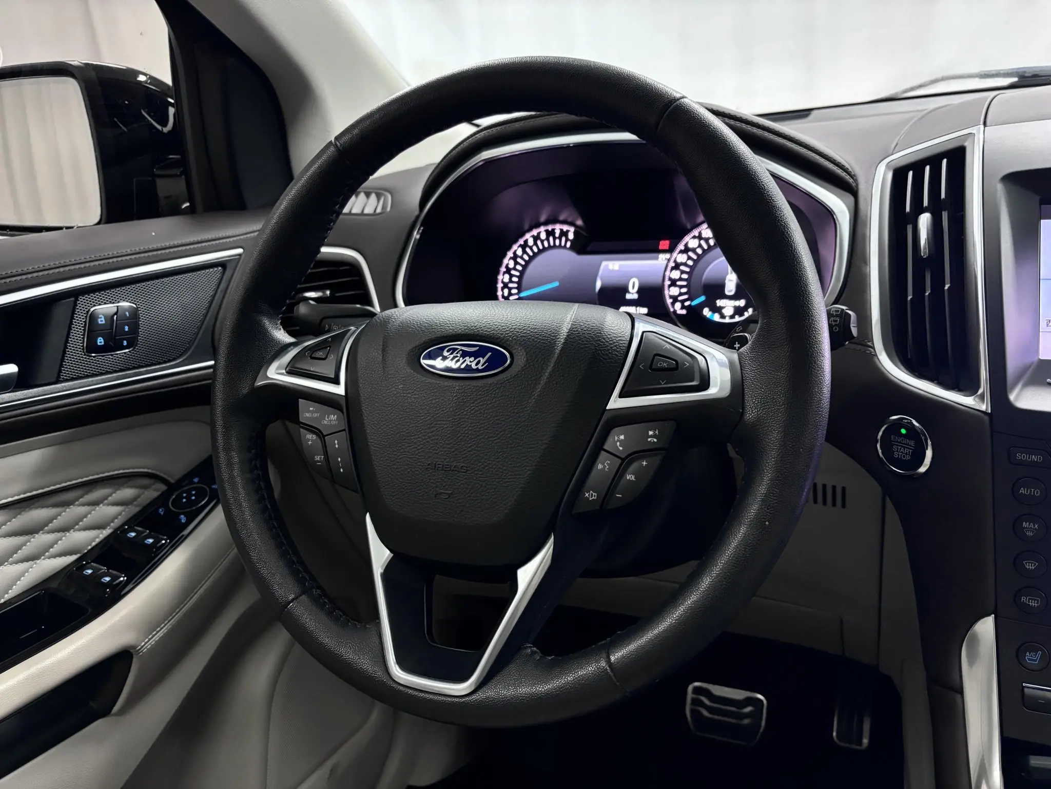 Ford Sharp World EcoBoost 245 four-wheel drive Zunrui Plus 7-seater country V