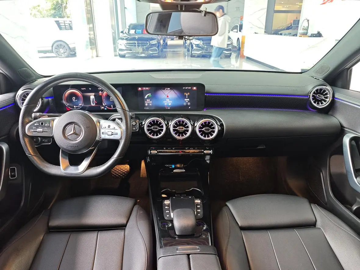 Mercedes-Benz Mercedes-Benz A-class Second facelift A 200 L sports sedan fashion version
