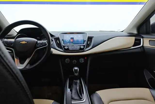 Chevrolet Cruze 320 automatic Enjoy Skylight version