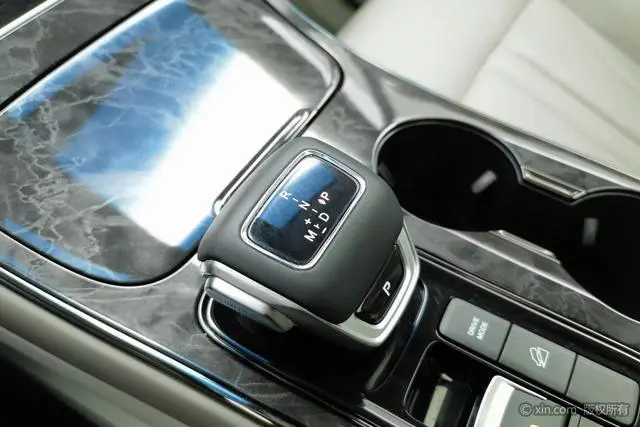 Dongfeng Fengxing Popular yachts 1.5T DCT Wave by Wave version