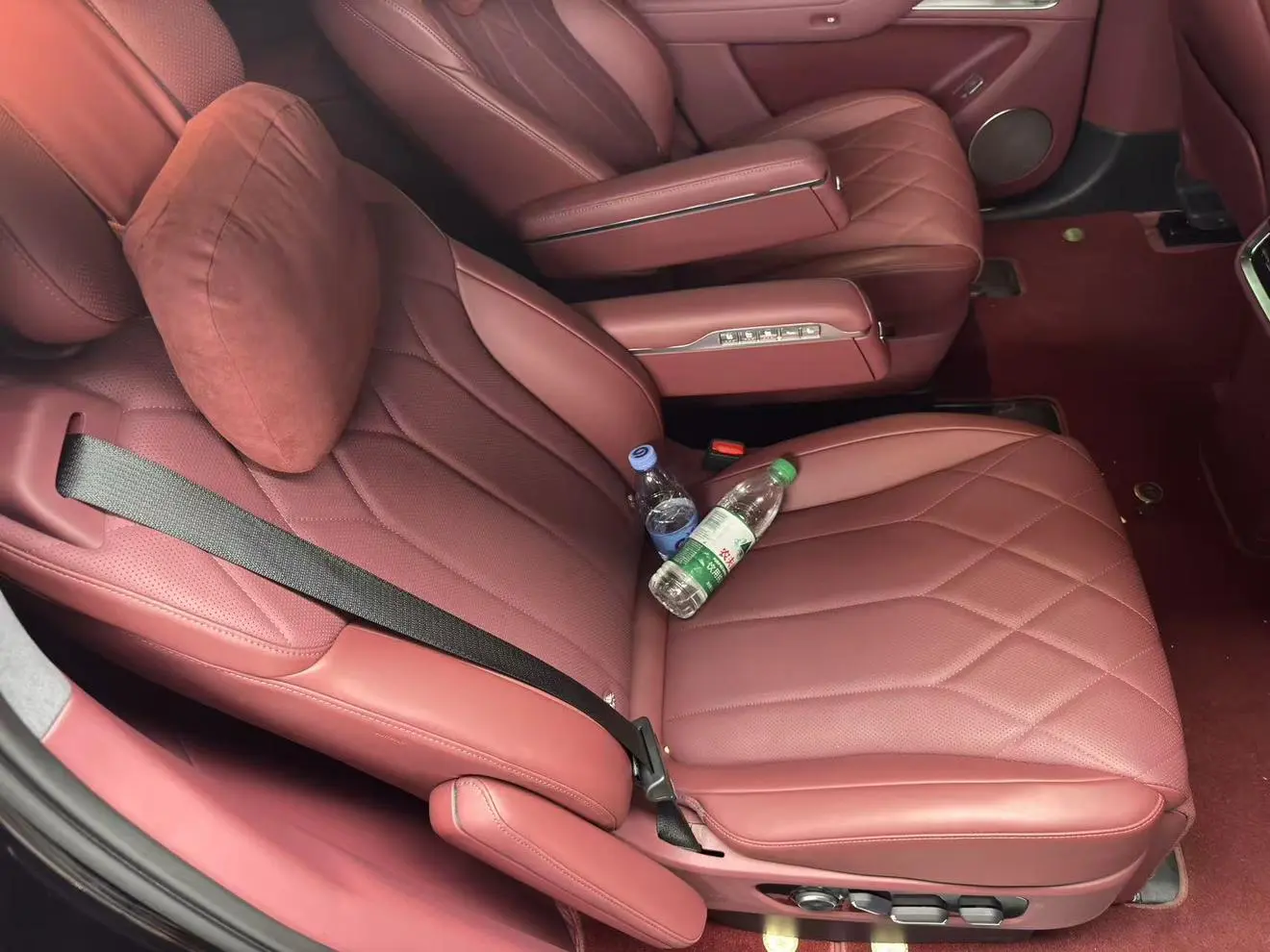 AITO Ask the world M8 Extended range Ultra six-seater version
