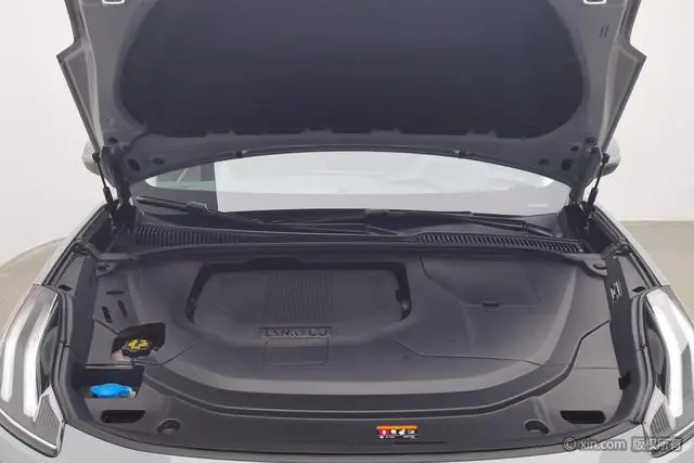 LYNK & CO Lynk & Co. 06 EM-P 84KM battery life version Pro