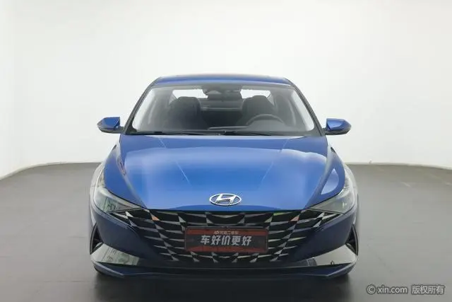 Hyundai Elantra 1.5L CVT LUX Premium Edition