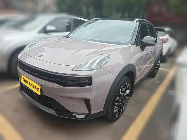 LYNK & CO Lynk 06 1.5T Shero Pink Special Edition
