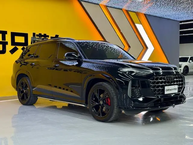 Audi Audi Q6 45TFSI quattro Black Samurai Edition Flying Riding Set 6 Seats