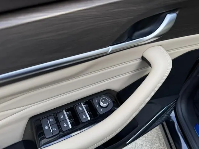 Geely Xingyue L 2.0TD high-power automatic two-wheel drive Dongfang Yao Lanxing version