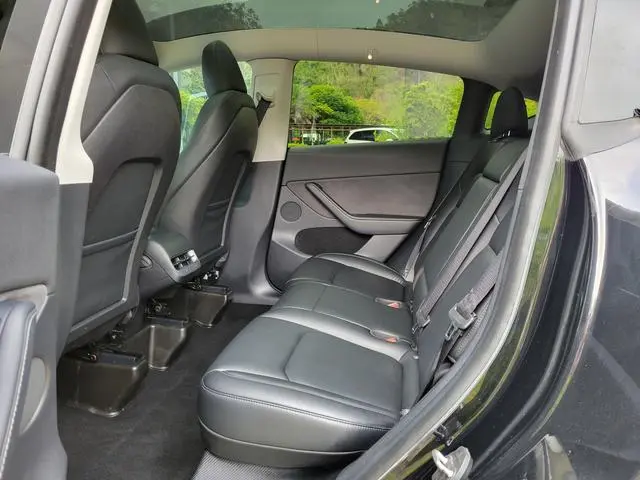Tesla Model Y Facelifted rear-wheel drive version