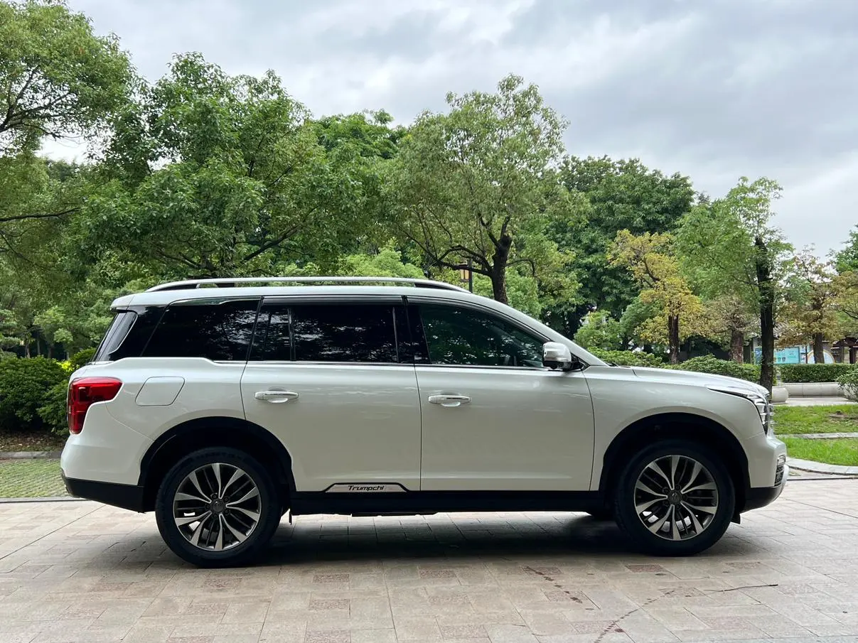 GAC Trumpchi GS8 320T two-wheel drive luxury Zhilian Edition 7 seats