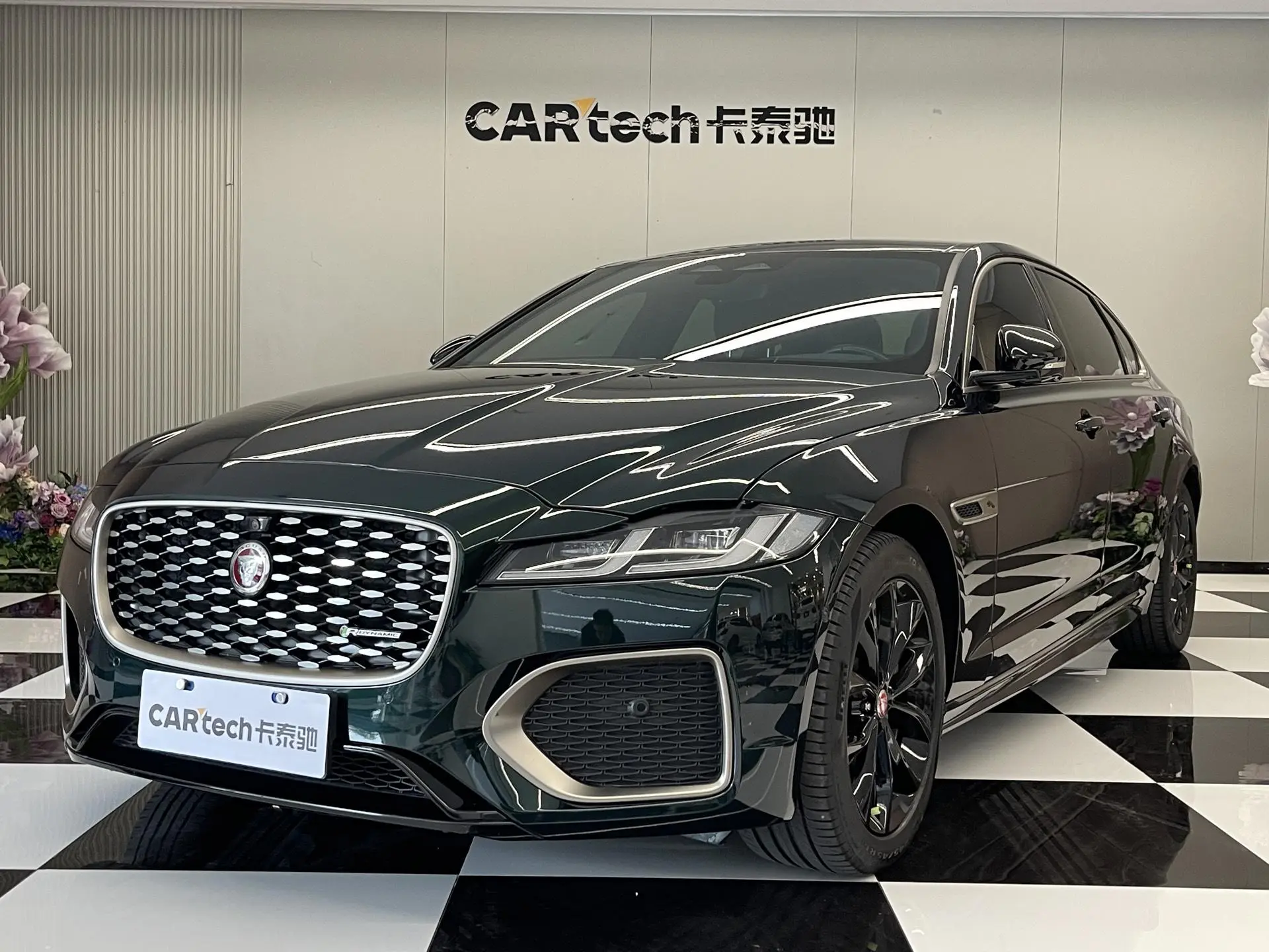 Jaguar Jaguar XFL 2.0T P250 two-wheel drive elite sports gilt edition