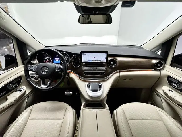 Mercedes-Benz Mercedes-Benz V-class V 260 L Long wheelbase Deluxe Edition