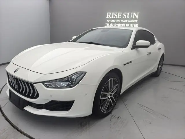 Maserati Ghibli 3.0T 350Hp standard version Country V