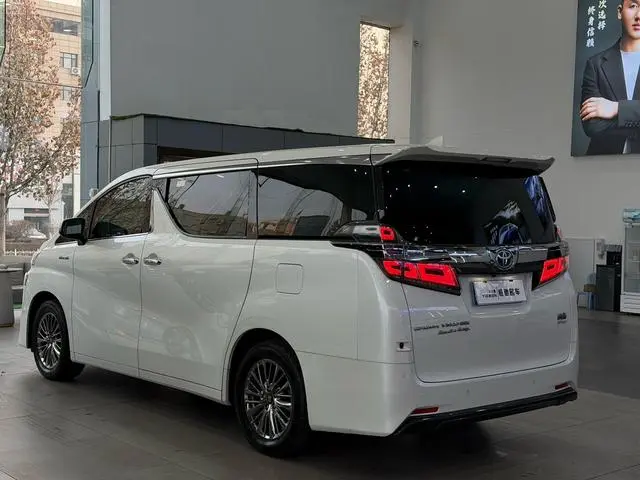 TOYOTA Wilfa Crown Dual Engine 2.5L HV Premium Edition