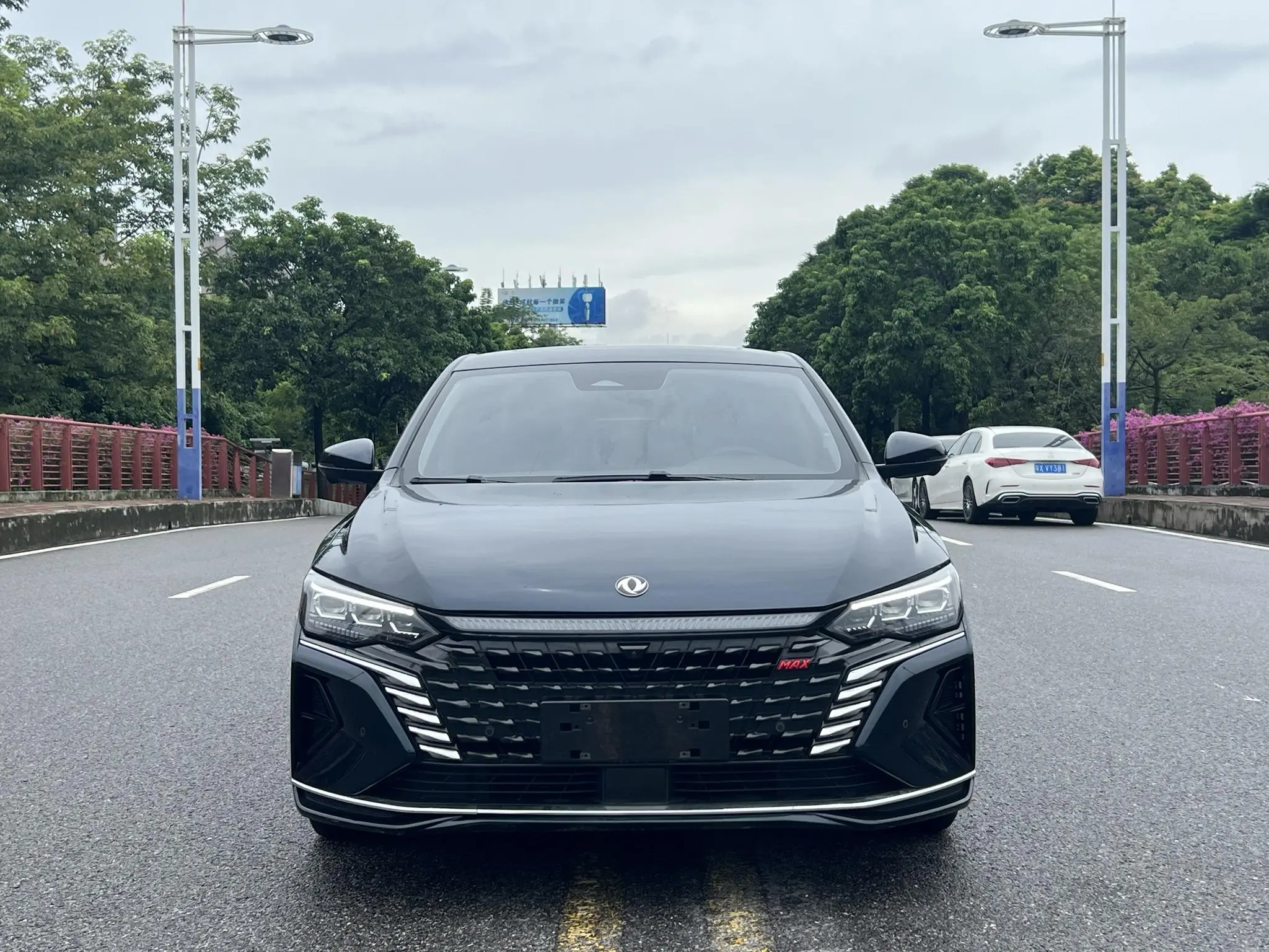Dongfeng Fengshen Yi Hyun MAX 1.5T Super Burning Cool Dad Version