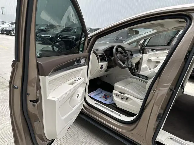 Volkswagen Weiran 380TSI Premium Edition