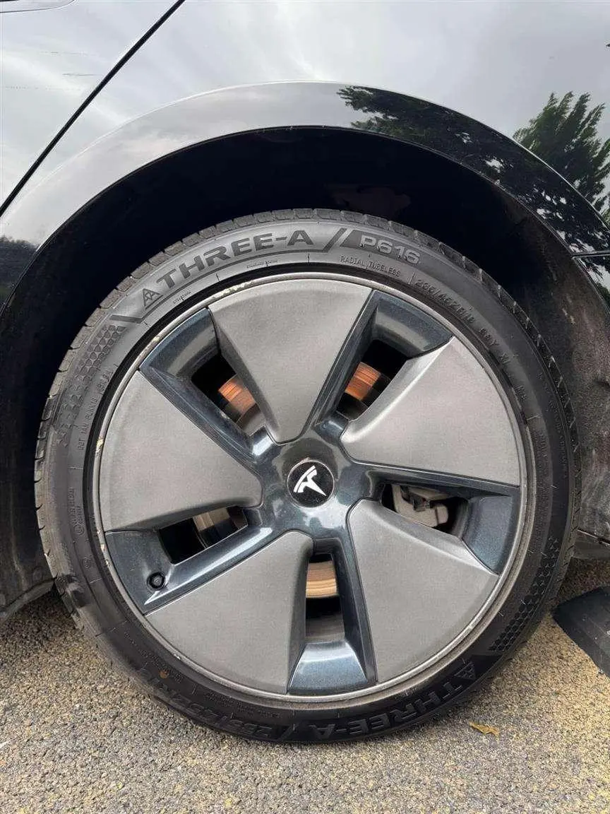 Tesla Model 3 Upgraded version of standard battery life rear drive
