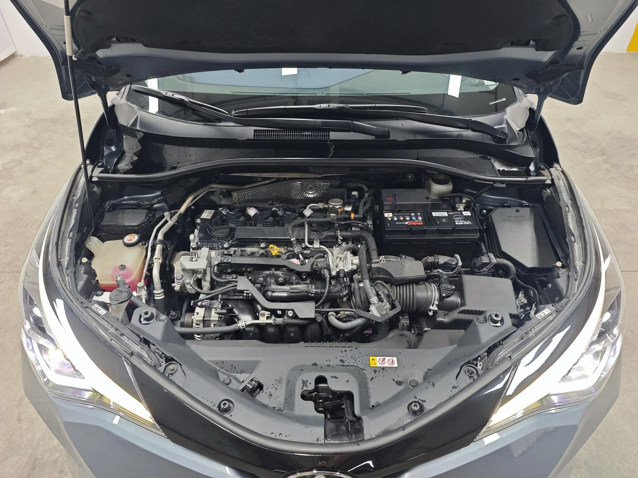 TOYOTA Toyota C-HR 2.0L Deluxe Edition