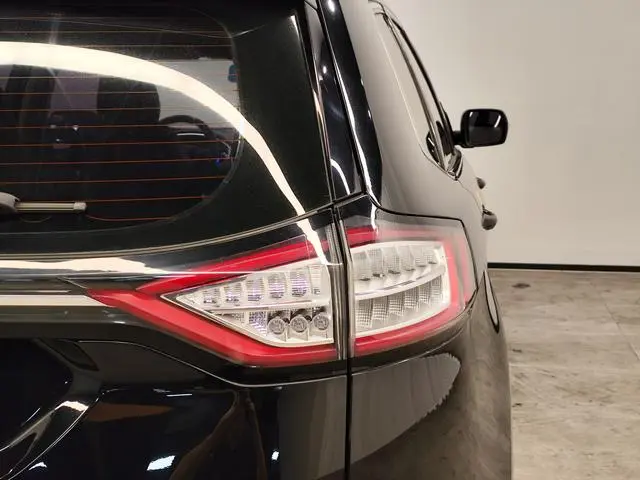 Ford Sharp World EcoBoost 245 two-wheel drive elite 5-seater country V